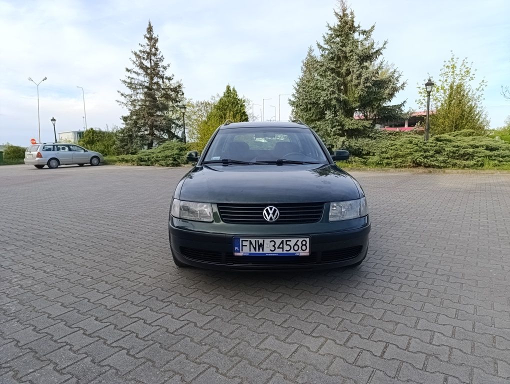 Volkswagen Passat 1.8 125KM LPG Klima Radio Relingi ZADBANY