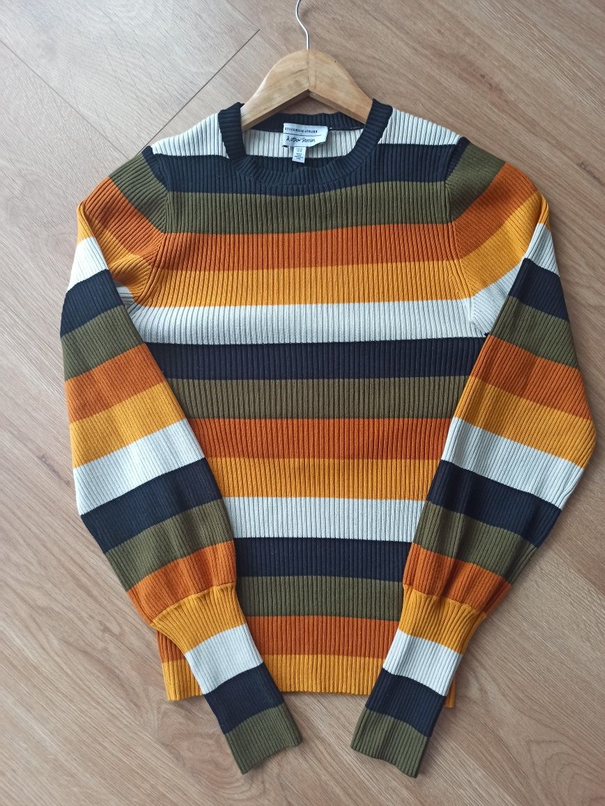 Sweter &other stories wiskoza lekko bufiaste rękawy