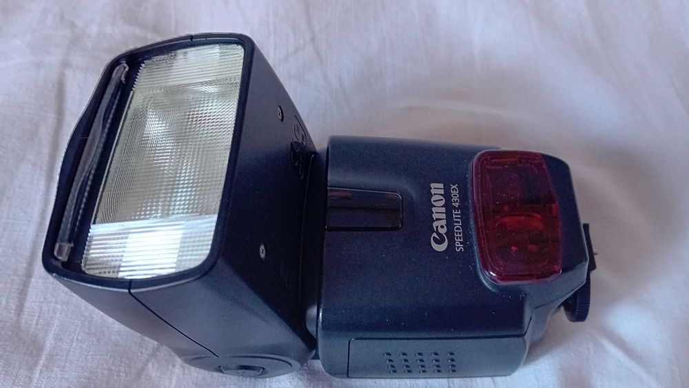 Obiektyw Canon 17-55 2,8 plus Canon 60 D.