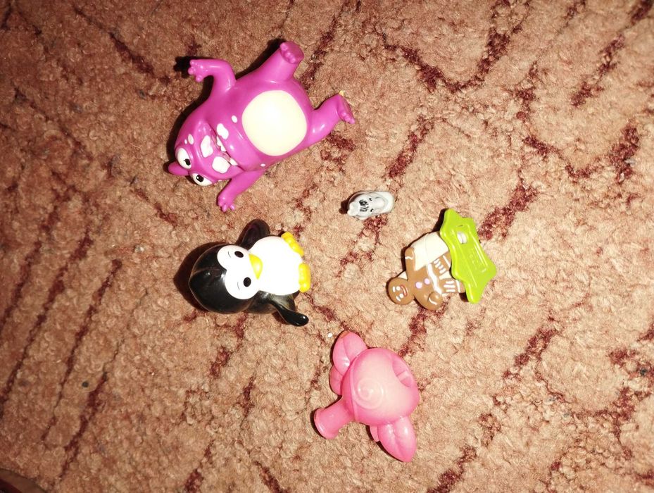 Кіндери іграшки з яйця