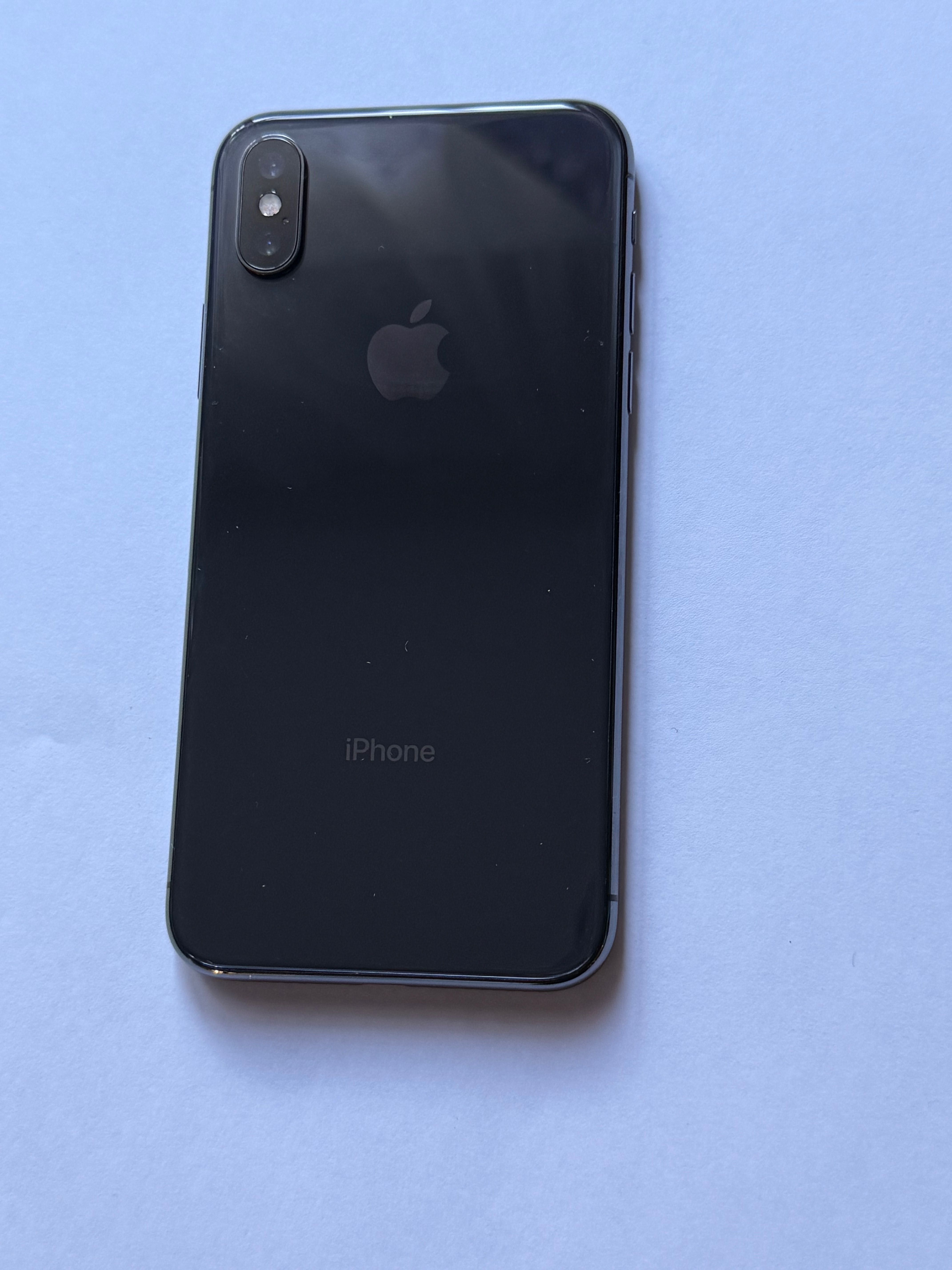 iPhone X    64GB