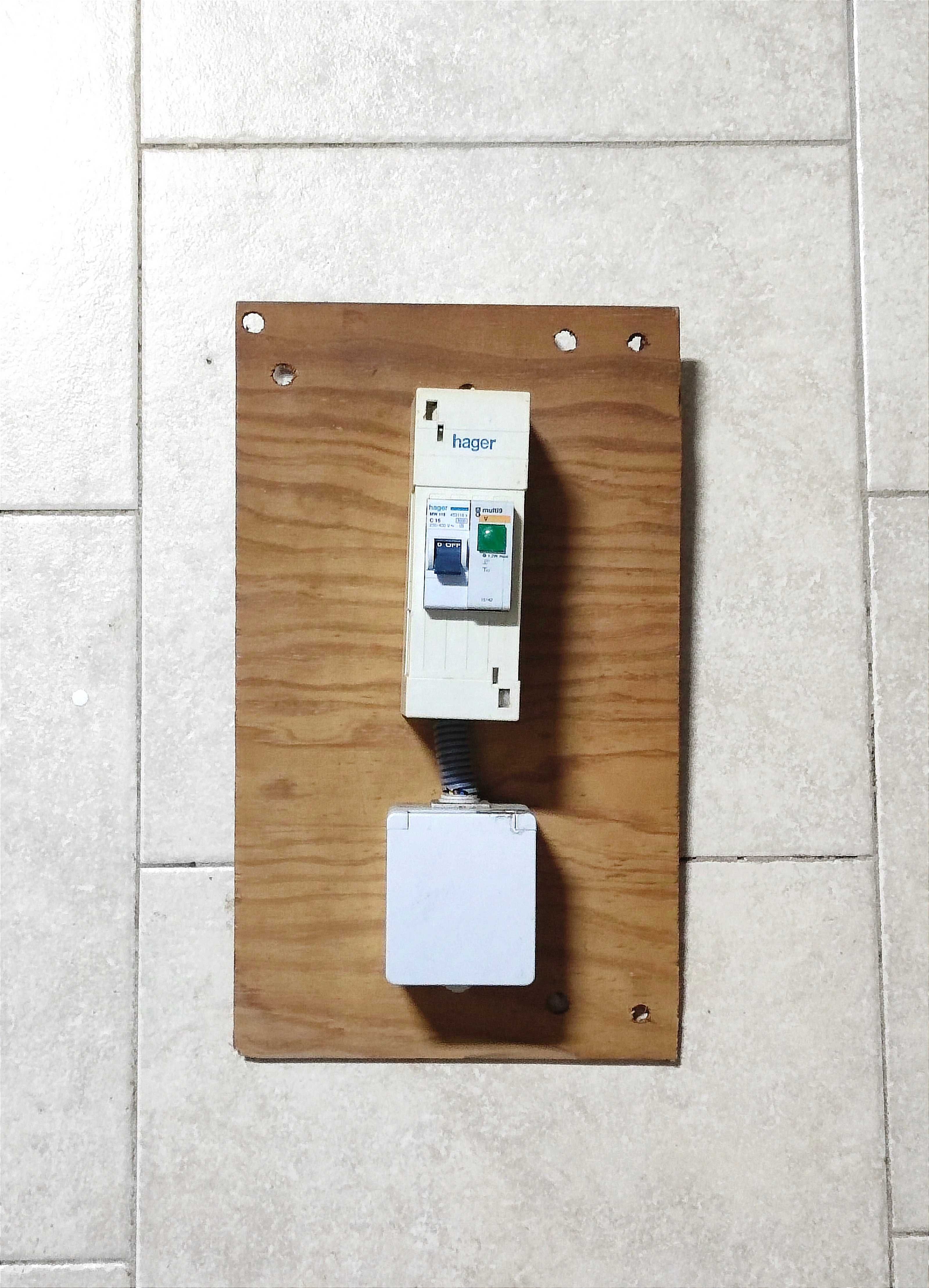 Mini quadro eléctrico disjuntor sinalizador fase tomada caixa ligação