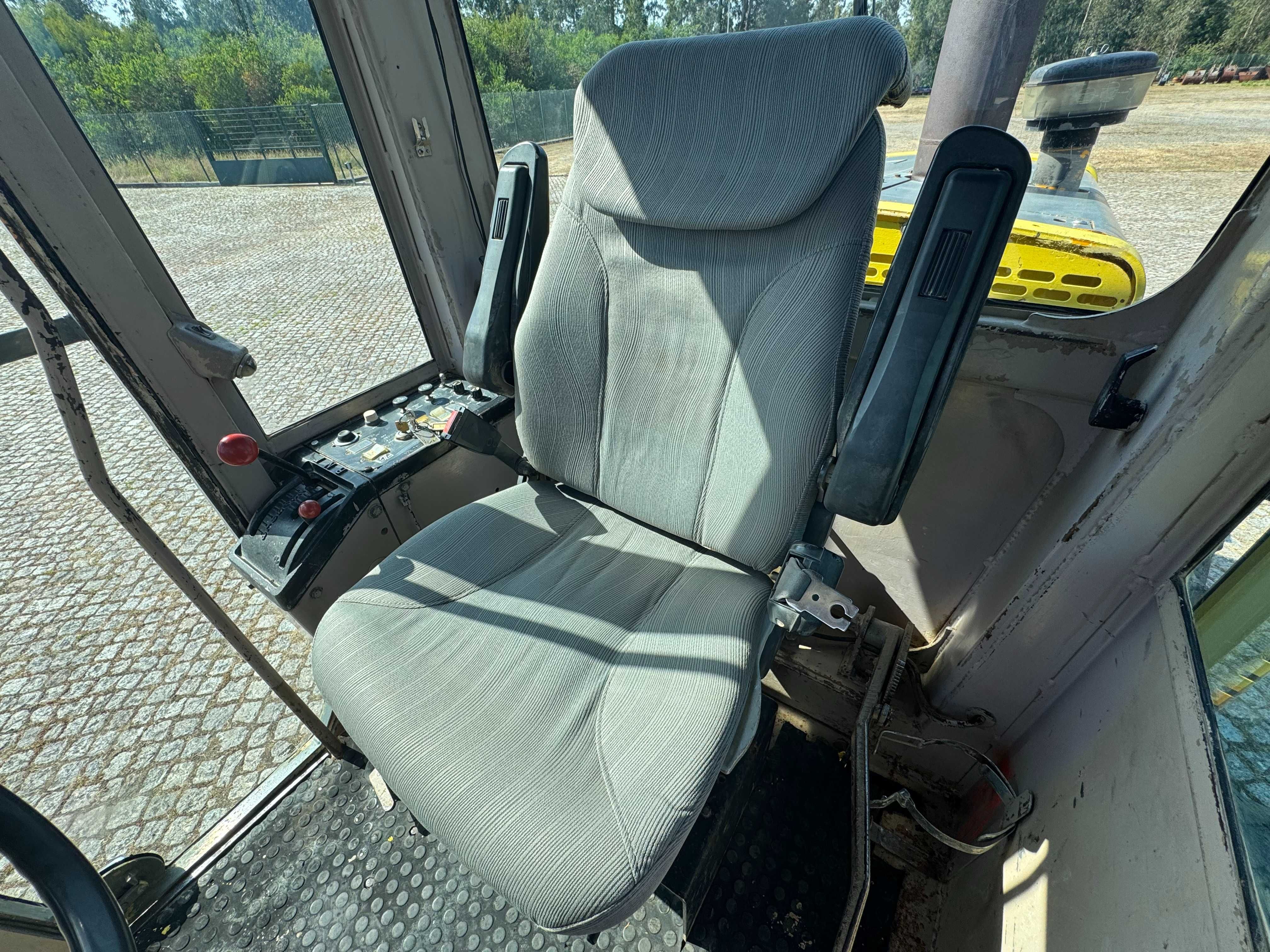 1988 John Deere 670B Motoniveladora