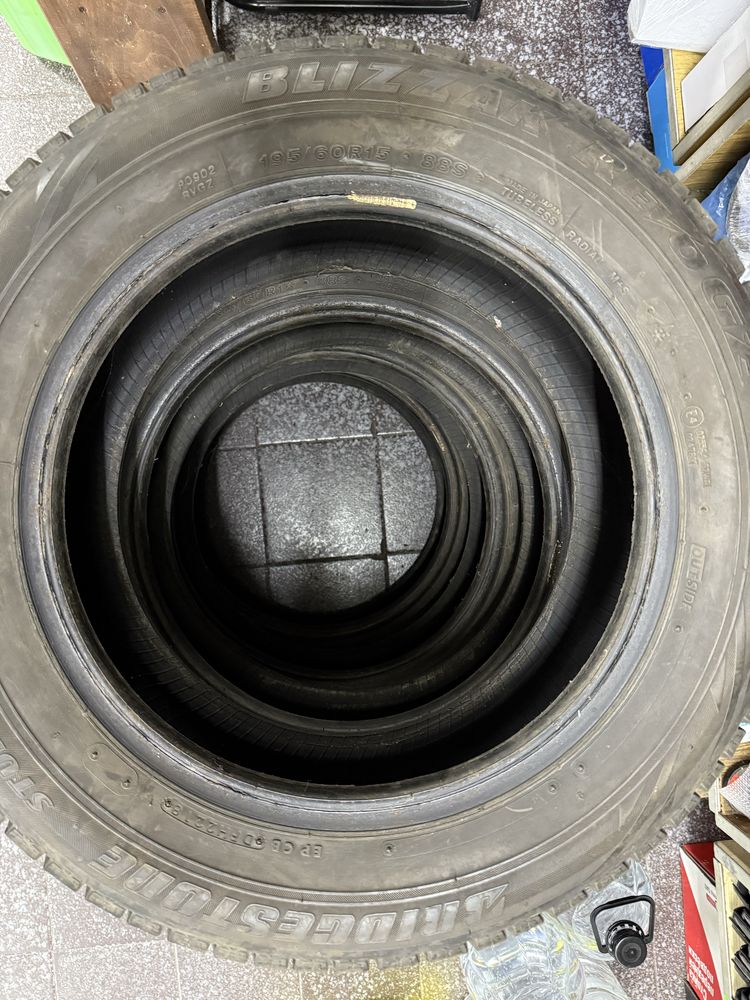 Продам шини 195/60 r15