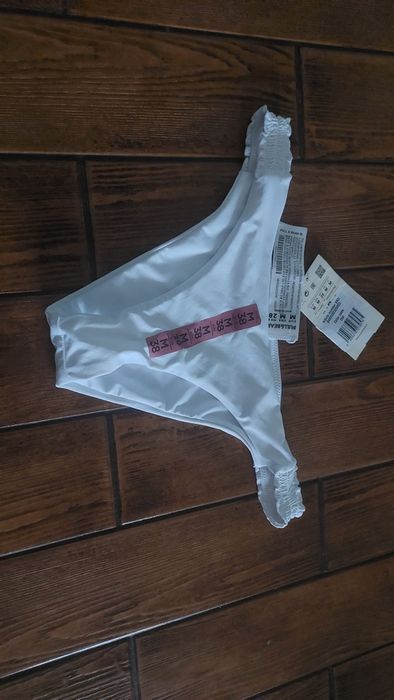 Nowe  majtki stróju kąpielowego pull&bear rozmiar m.