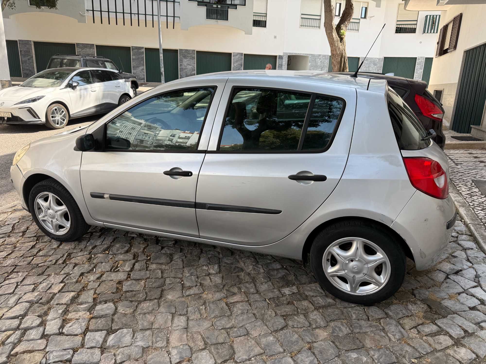 Renault Clio 1.2 16V Confort – Fiável, Económico e Pronto a Andar