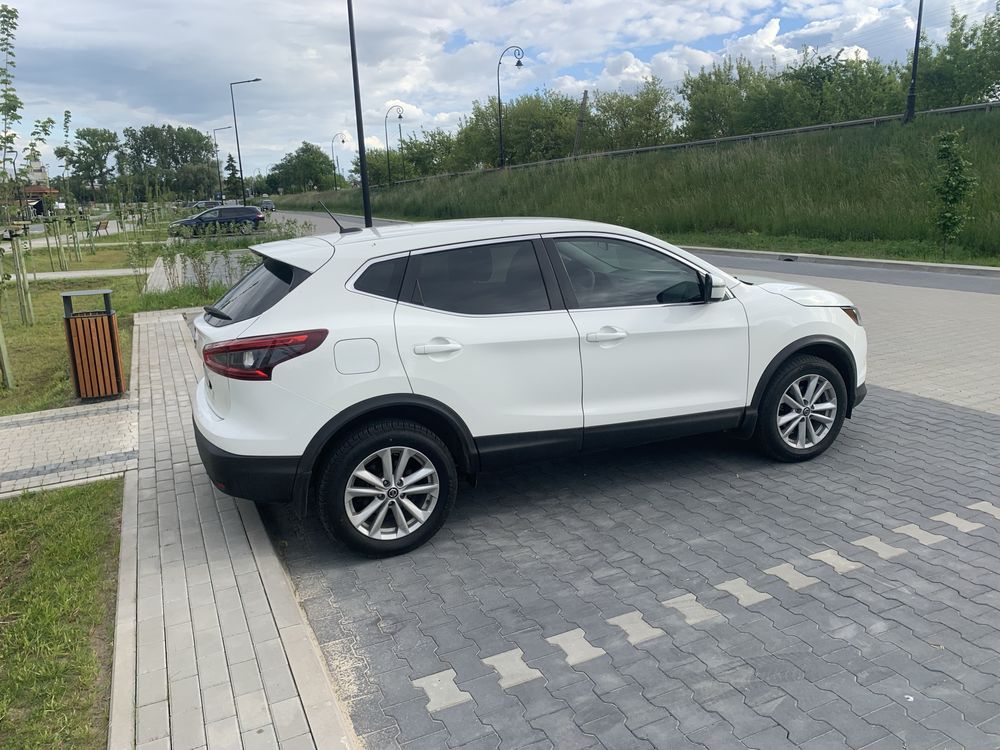 Nissan Qashqai  benzynka  2.0