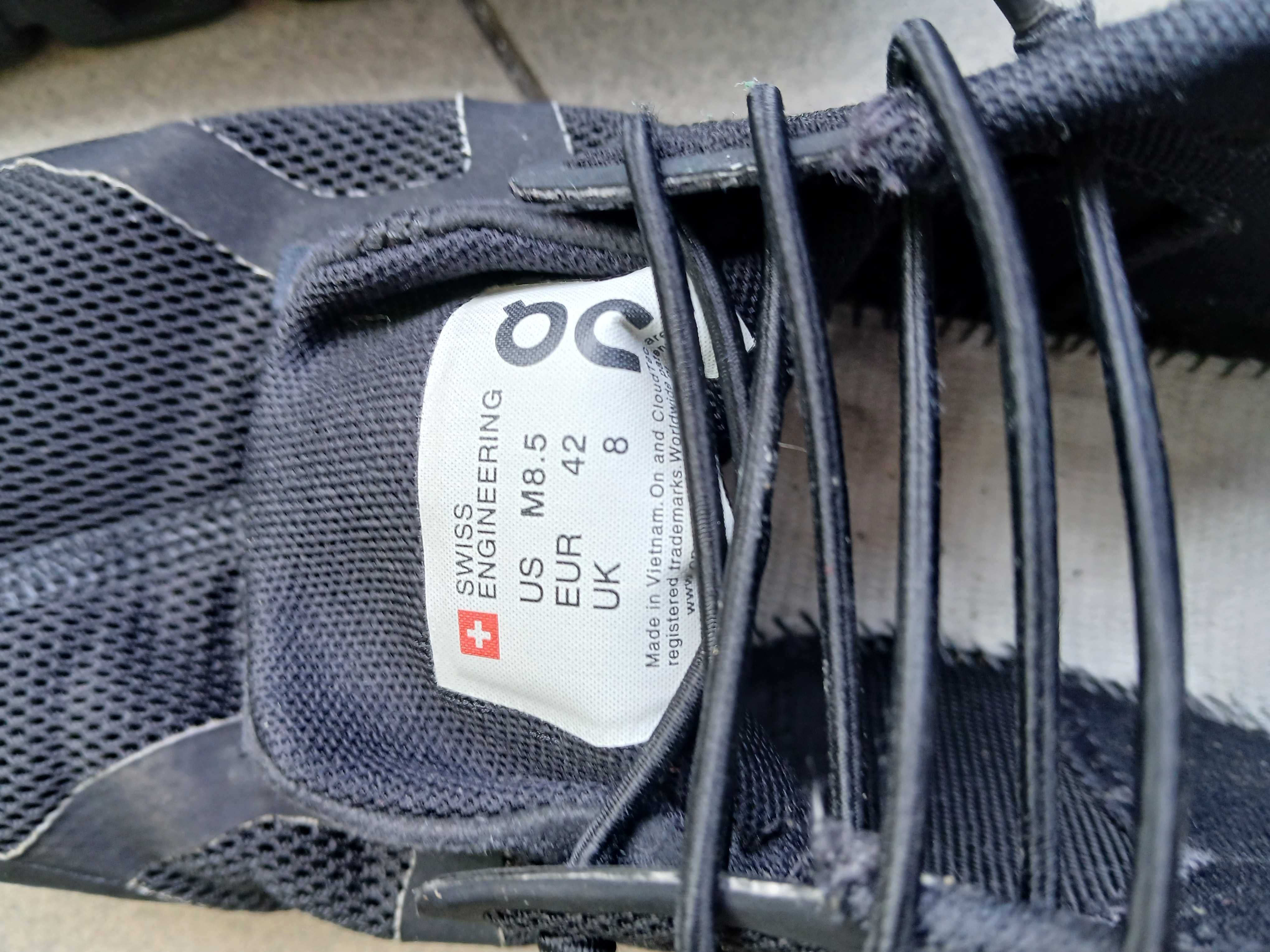 On cloud 5 buty do biegania czarne r. 42