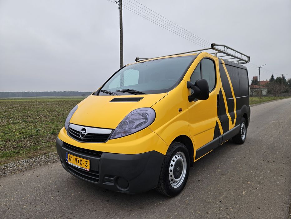 Opel_Vivaro_2.0_CDTI_ 146tys._przebieg_bagażnik_klima