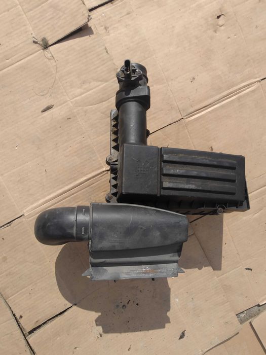 Корпус воздушного фильтра Расходомер Гольф 5 Кадди Т5 Б6 Октавия Фабия