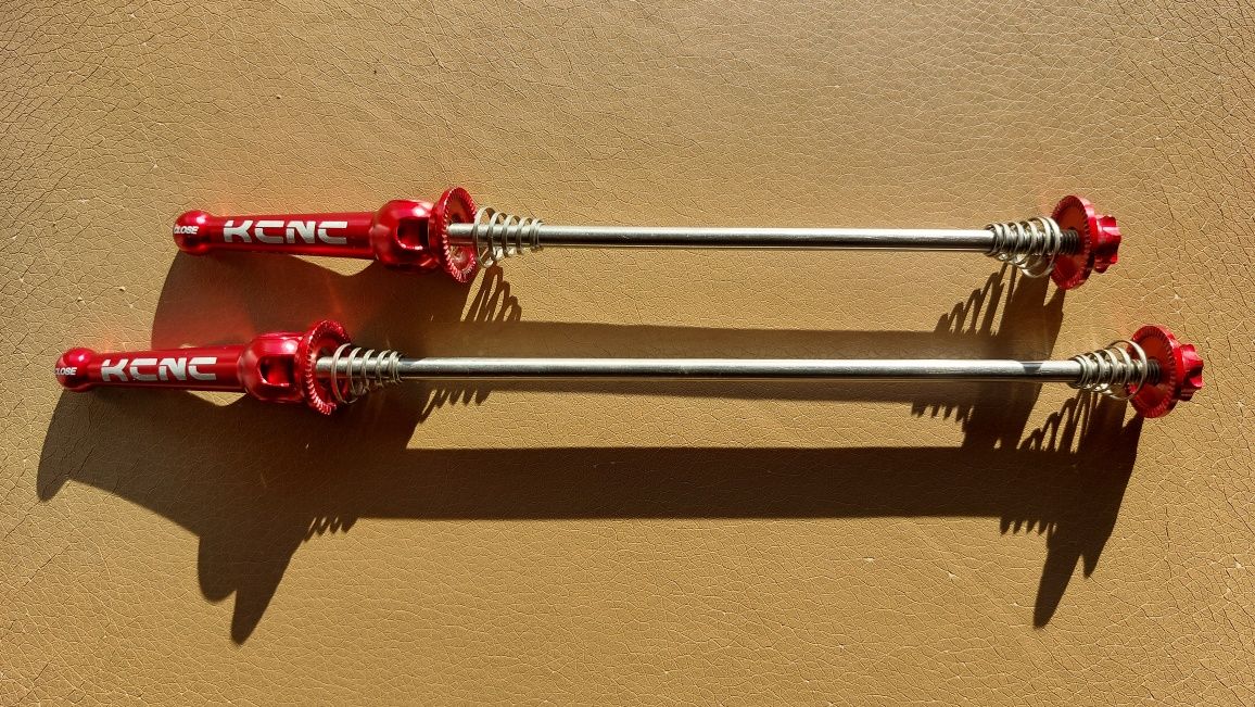 KCNC Skewer MTB Tytan Zaciski Kół oś QR RED Ti Axle 7075AL 42 gramy