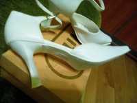 buty białe ślubne