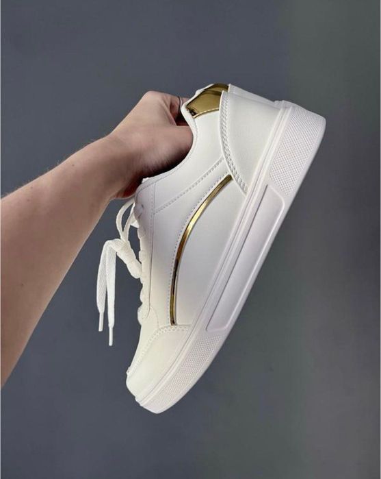 Стильные женские белые кеды 42 р, новые белые кроссовки