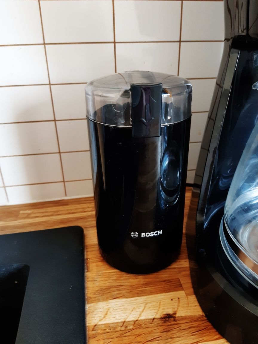 Młynek do kawy Bosch czarny Ekspres przelewowy Siemens serwer 300 plus