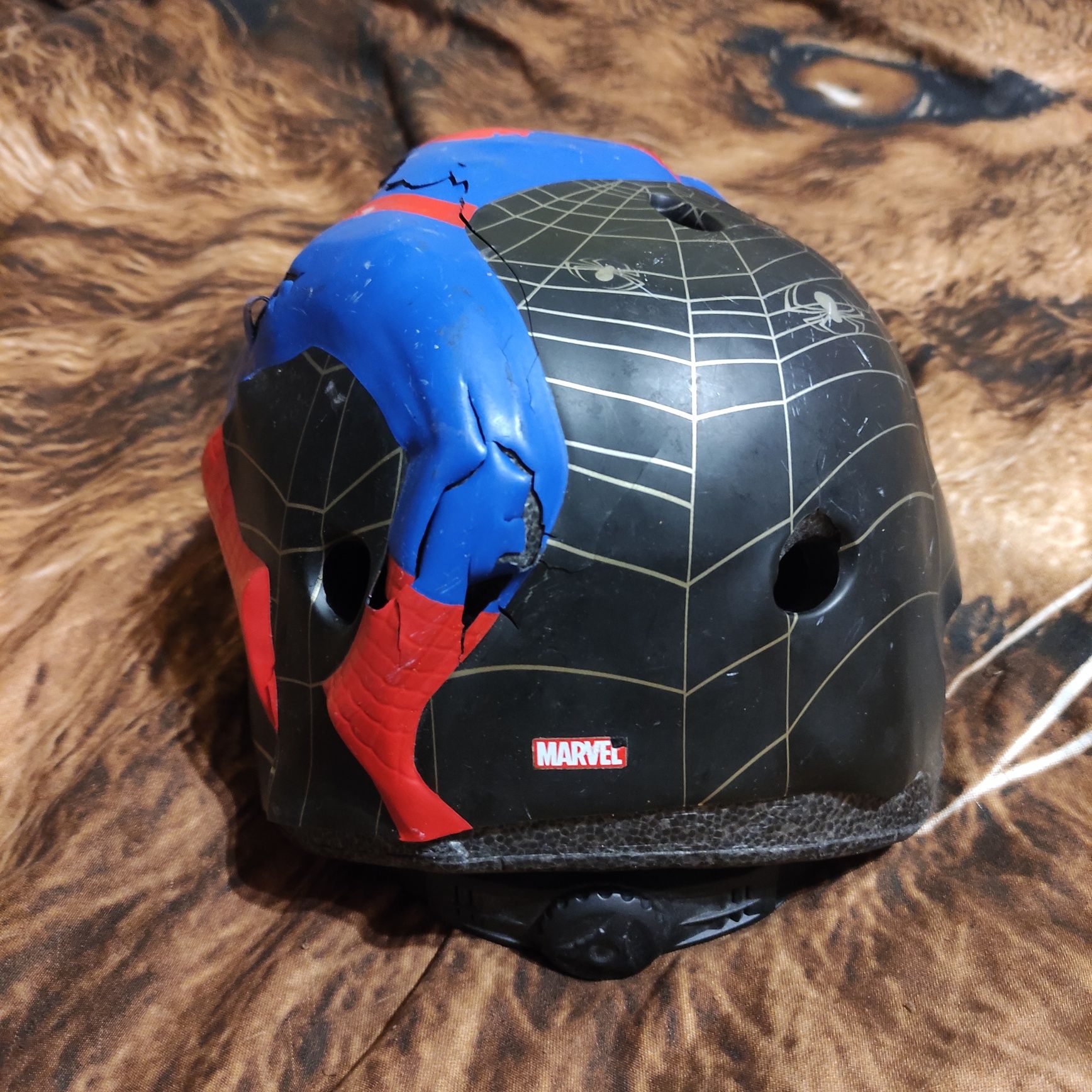 Шлем детский защитный Человек паук