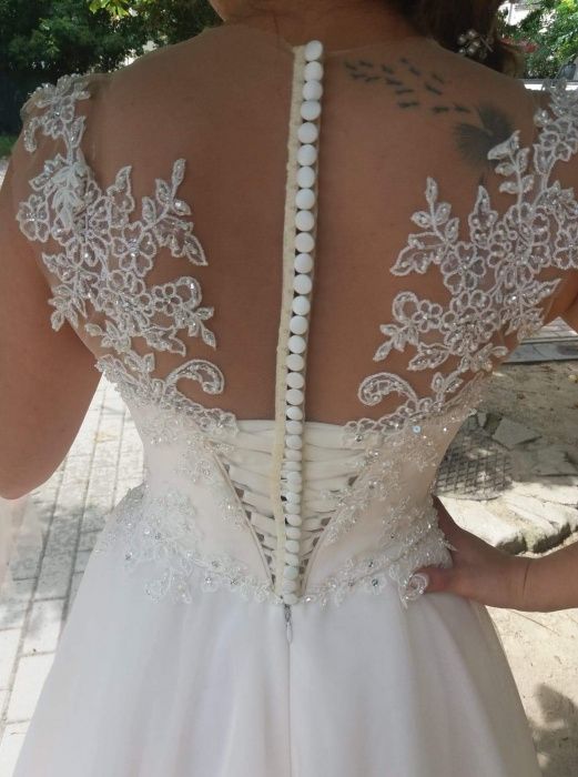 Suknia ślubna ,,Demi'' model L1759