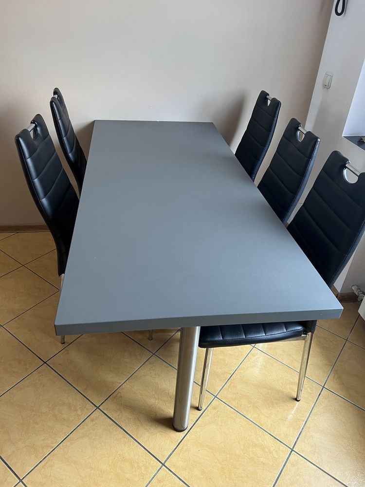 Meble kuchenne uzywane, Stół oraz krzesła