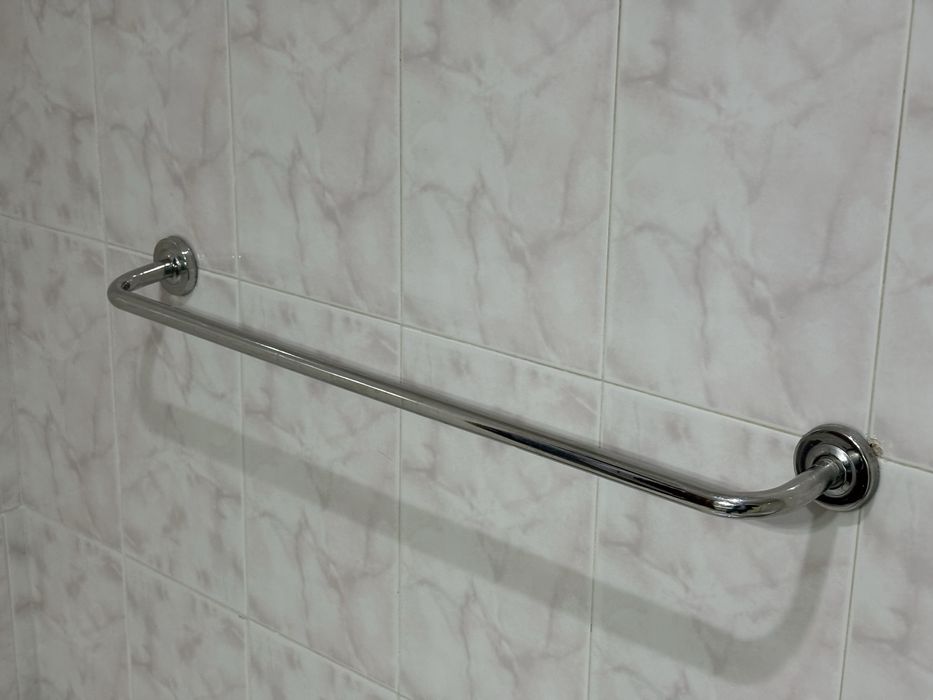 Toalheiro de Parede Cinzento