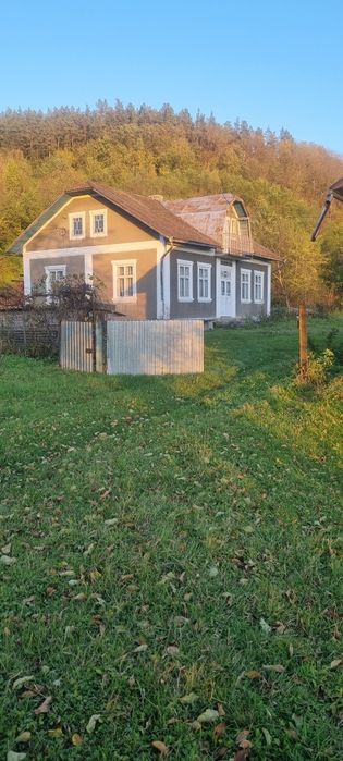 Продається будинок під лісом!