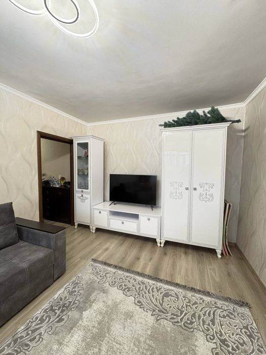 Продам КРУТЕЗНУ 2-кімнатну квартиру