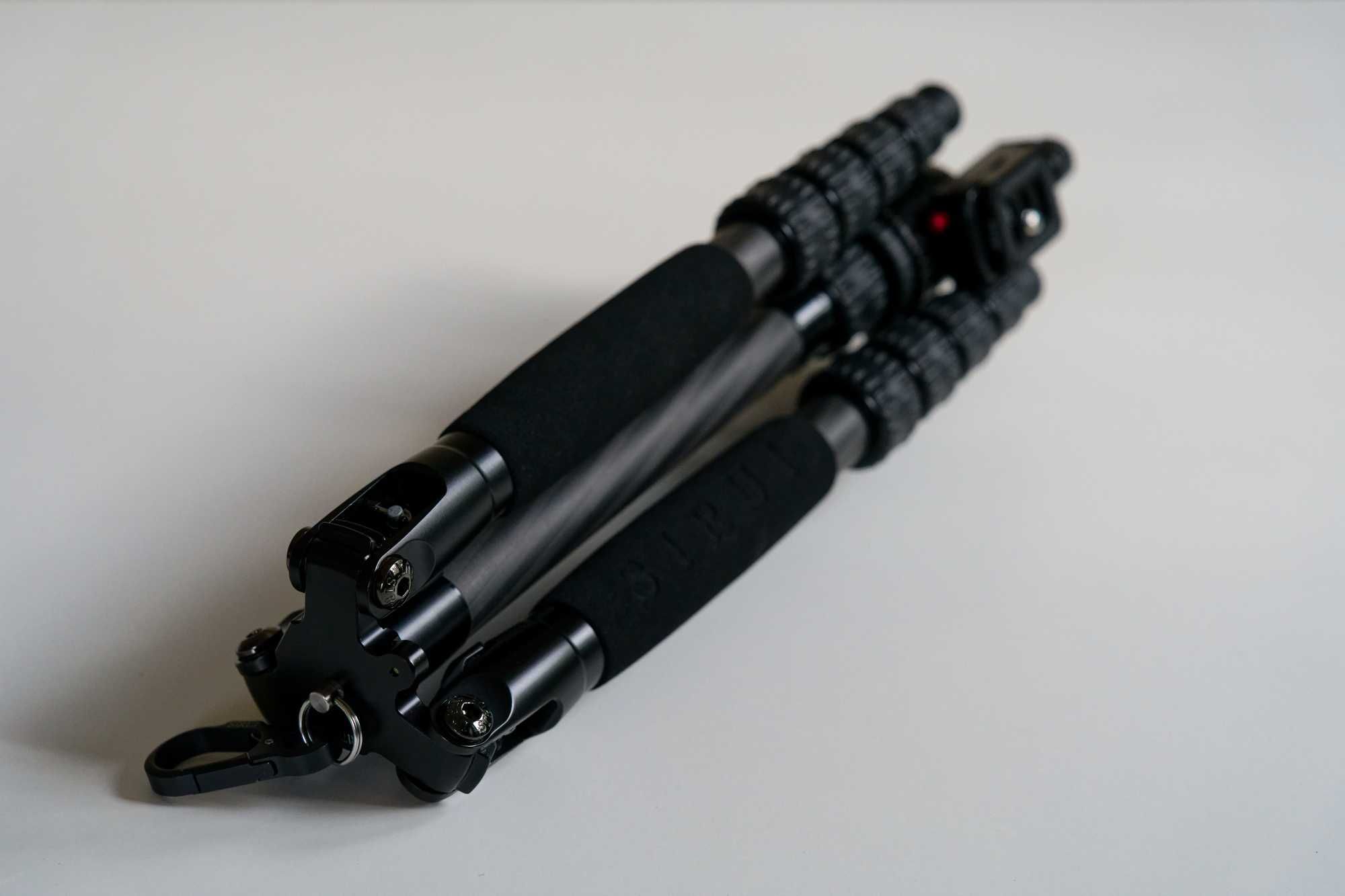 Statyw Sirui Traveler 5CX (carbon) + głowica Sirui B-00K