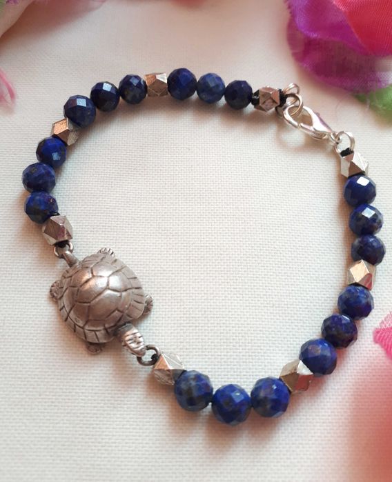 Bransoletka z kamieni Lapisu Lazuli i srebrny żółwiem 925