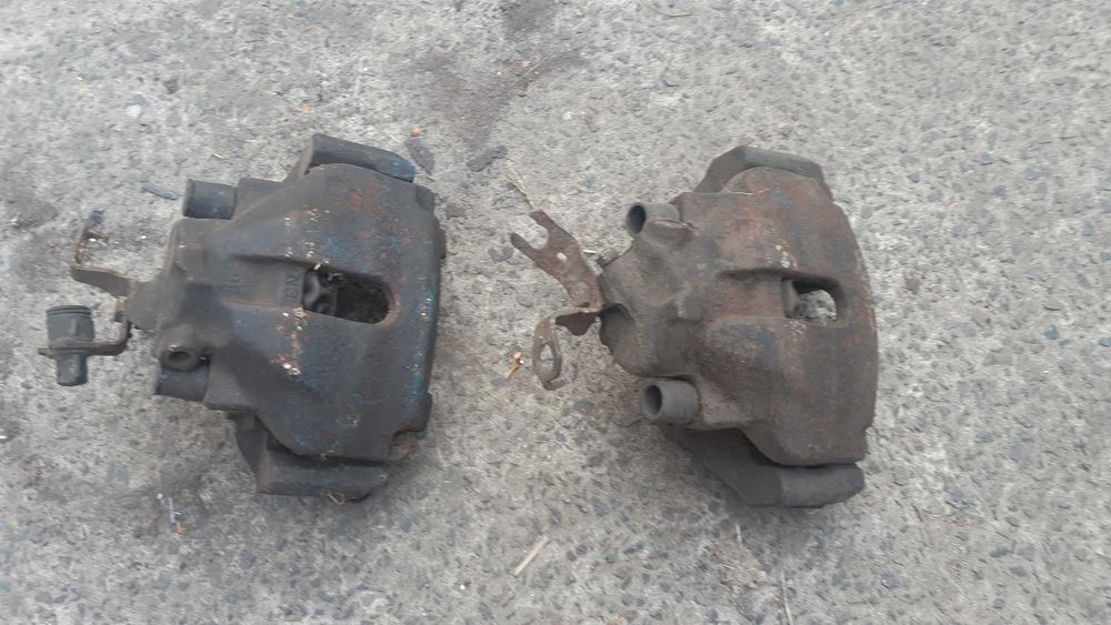 Супорт  передній Audi 100 С4