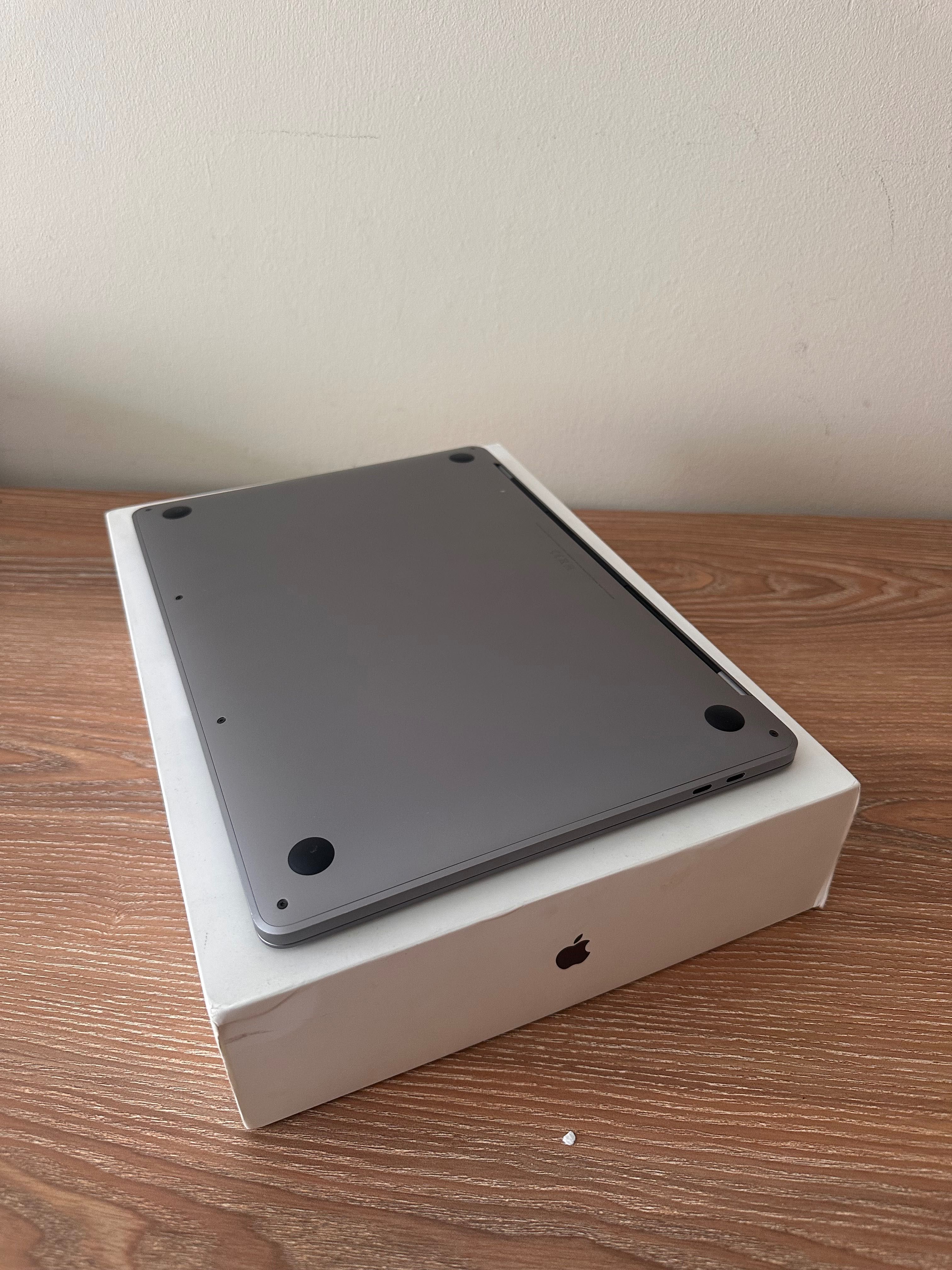 MacBook Pro 13” (M1, 2020) - 16GB RAM, 256GB SSD