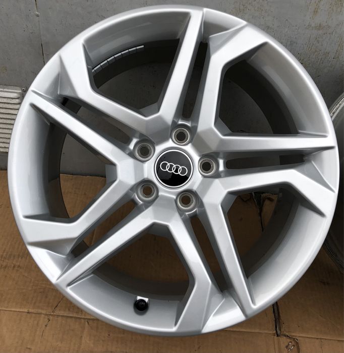 Диски поштучно R18 5x112 Audi Q5 80A601025BD
