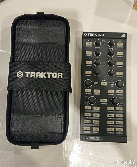 Native Instriments x1 mk1 c/ bolsa transporte