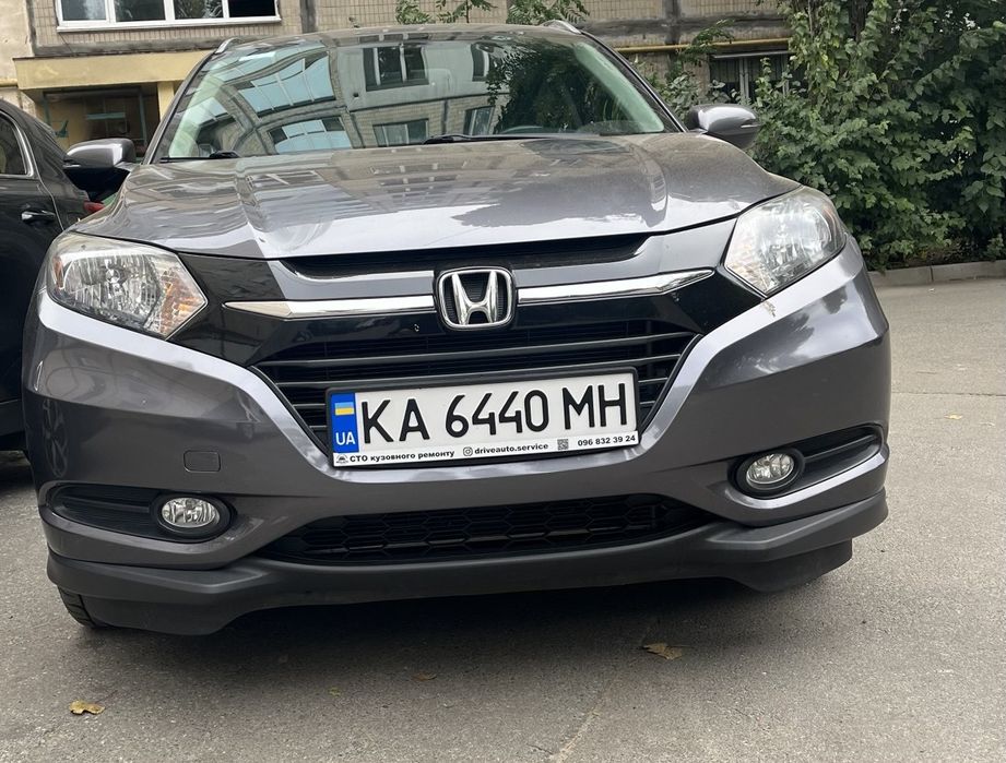 Продам своє авто Honda HR-V 2017  1.8 i-VTEC CVT (141 k.c) 4 WD