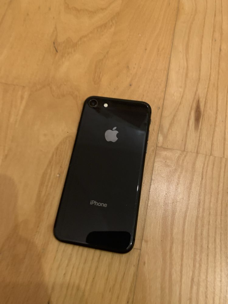 Iphone 8 чорний колір