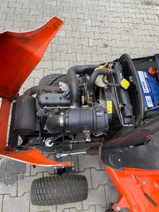 Traktorek ogrodowy Kubota G21, górny wysyp