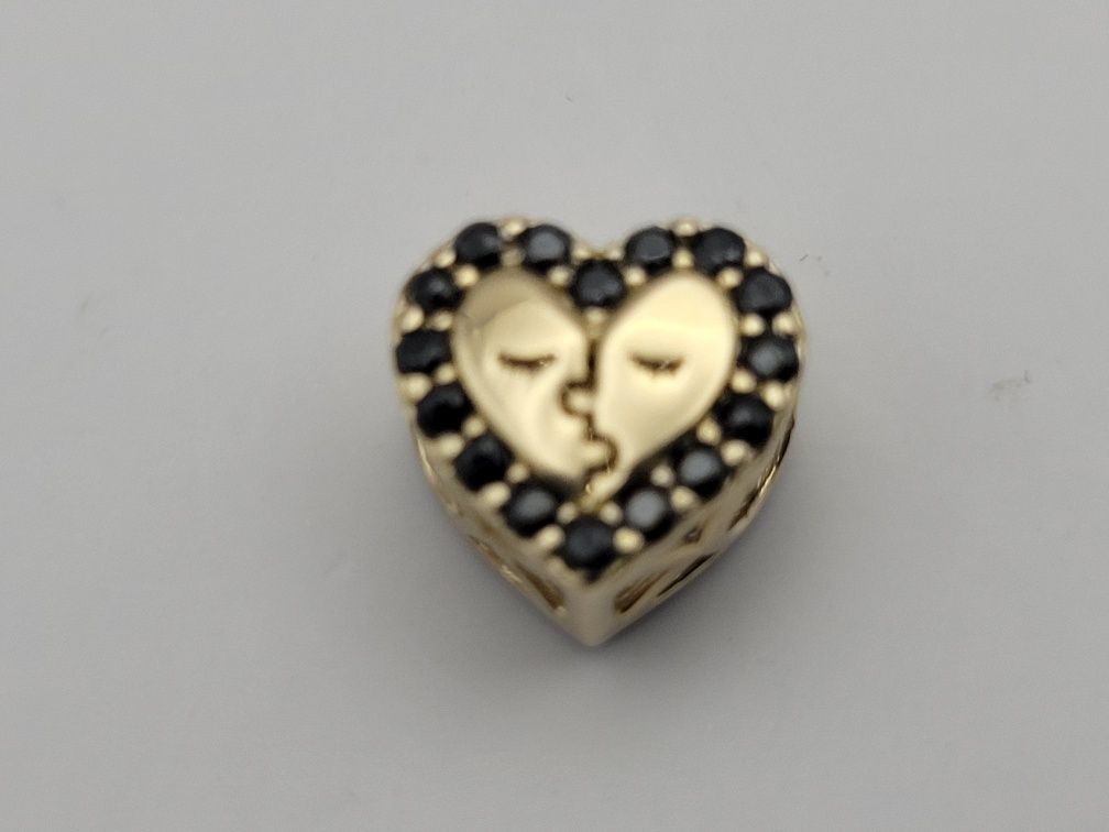 Nowy złoty charms złoto próba 585, serce czarne cyrkonie miłość