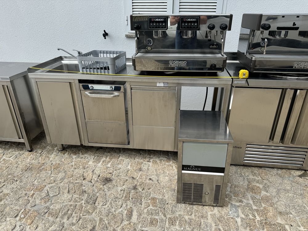 Bancada em inox para maquina de cafe , M.gelo M.chavenas