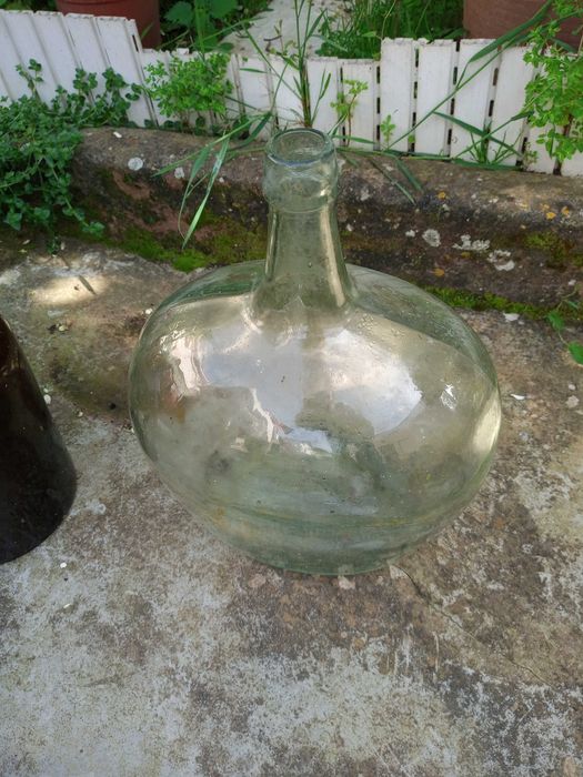 Garrafões em vidro (5 e 10  litros)
