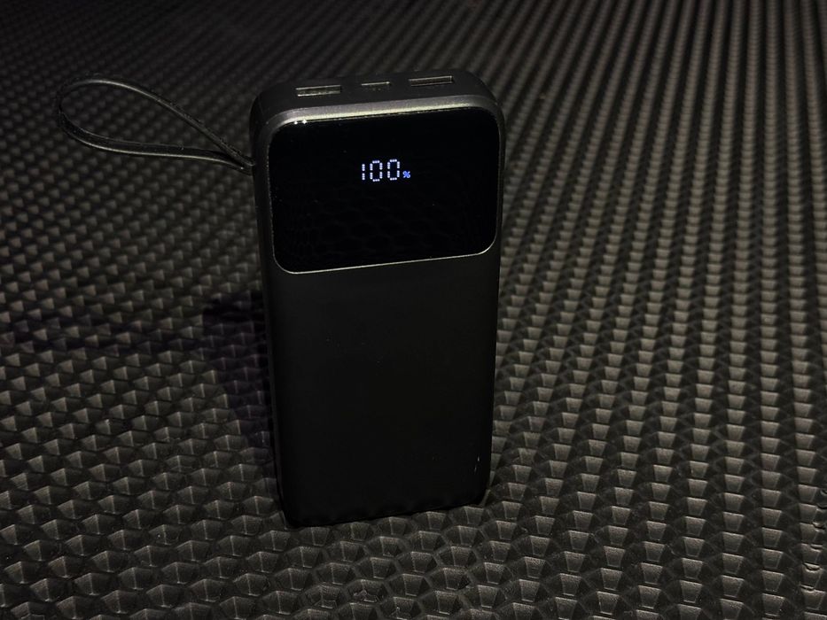 20000mAh Power Bank з LED-дисплеєм батареї.