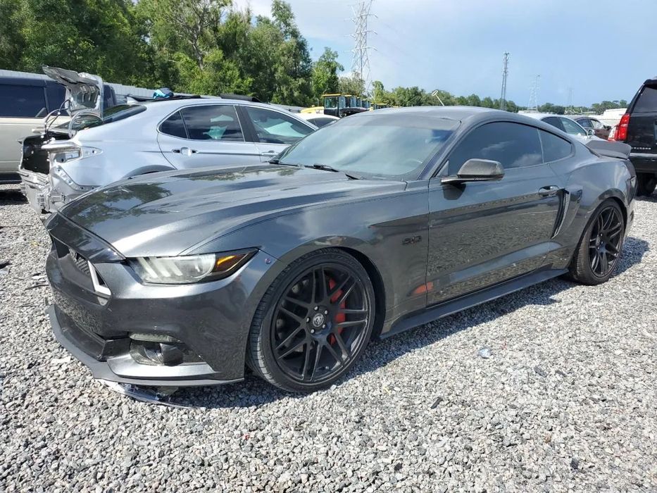 Ford Mustang 5.0 8V napęd na tył - Super Oferta,  w drodze do Polski