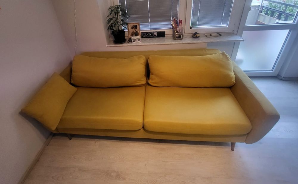 Żółta / musztardowa sofa z funkcją spania