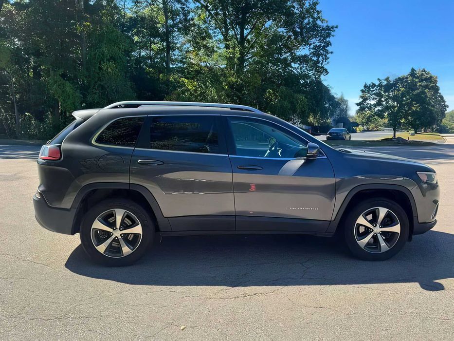 Jeep Cherokee      2019