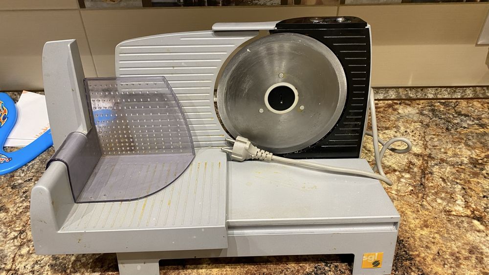 Апарат для нарізки