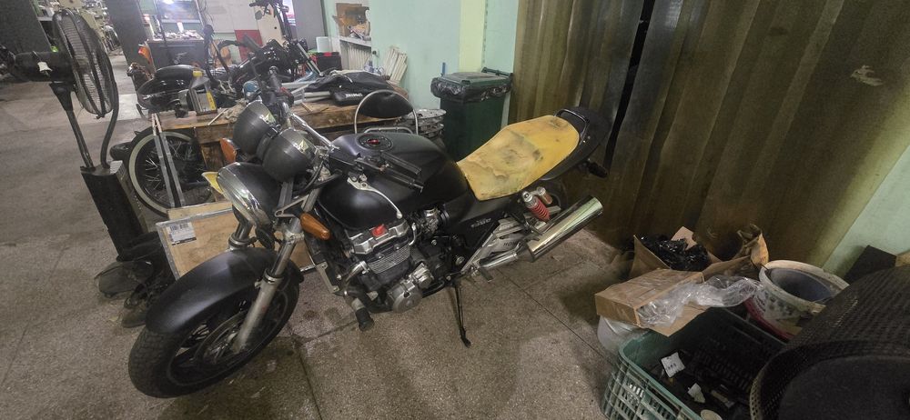 Продам Honda CB1300