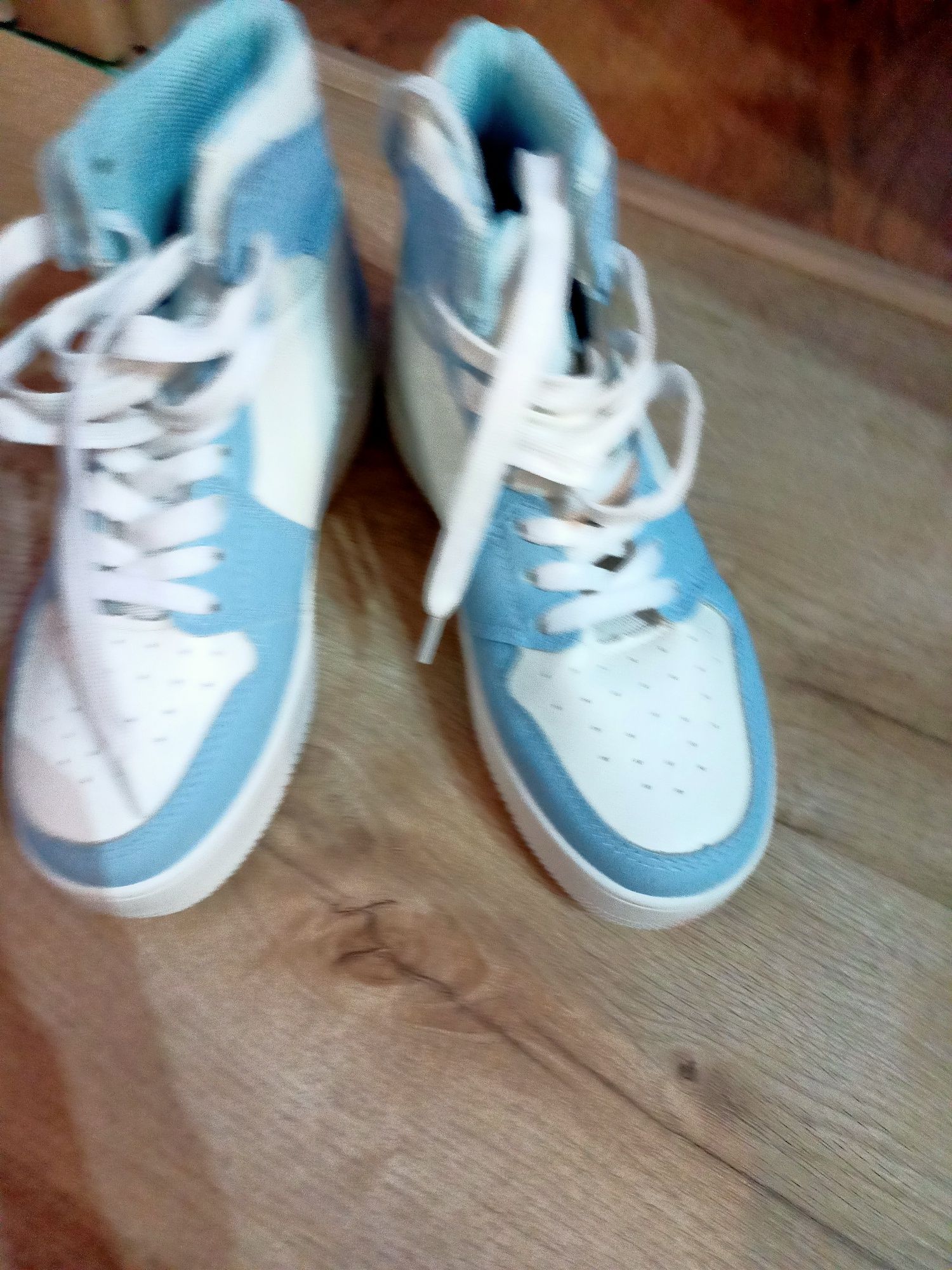 Buty sportowe wyższe