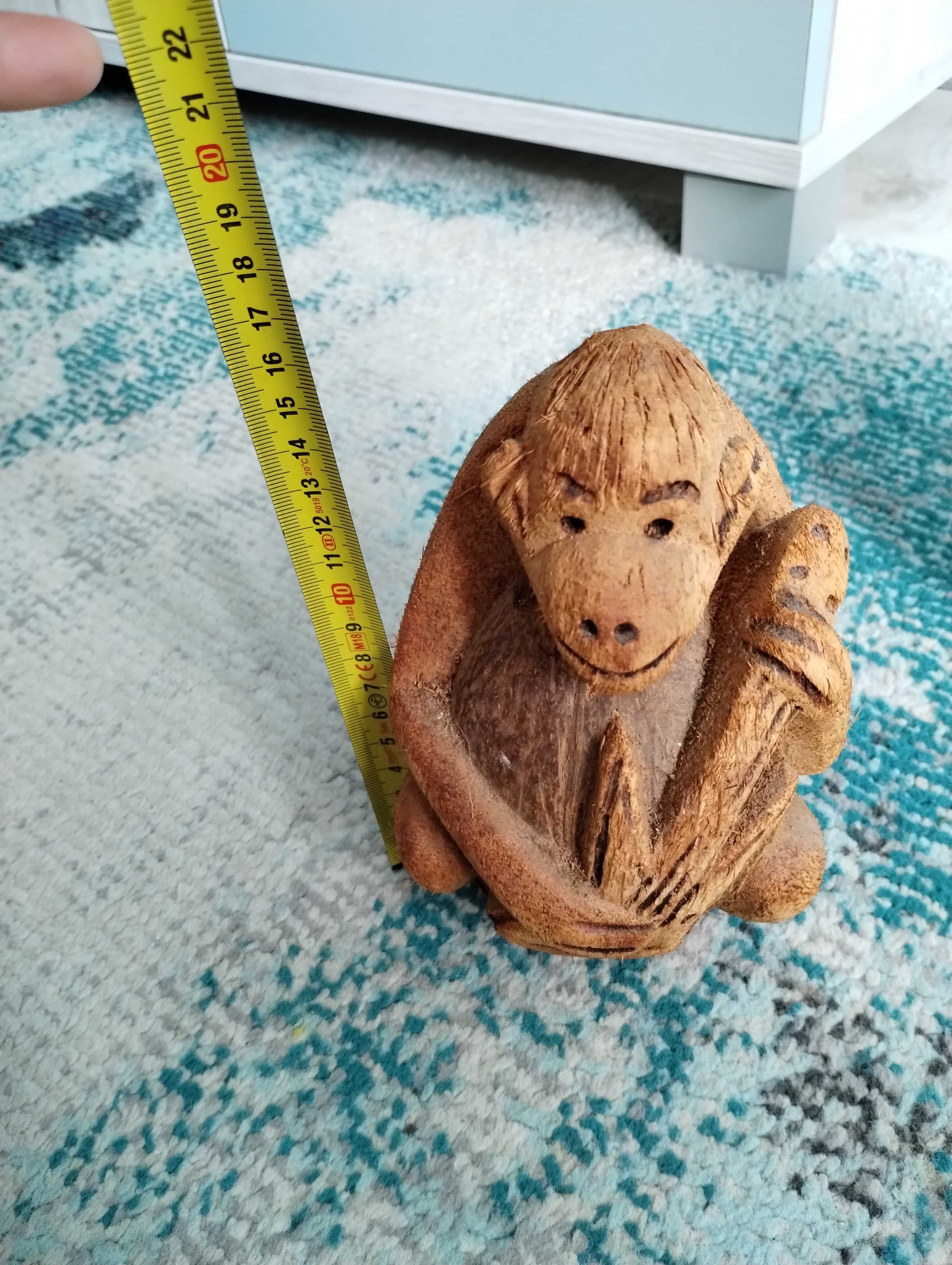 figurka małpy w kokosie vintage