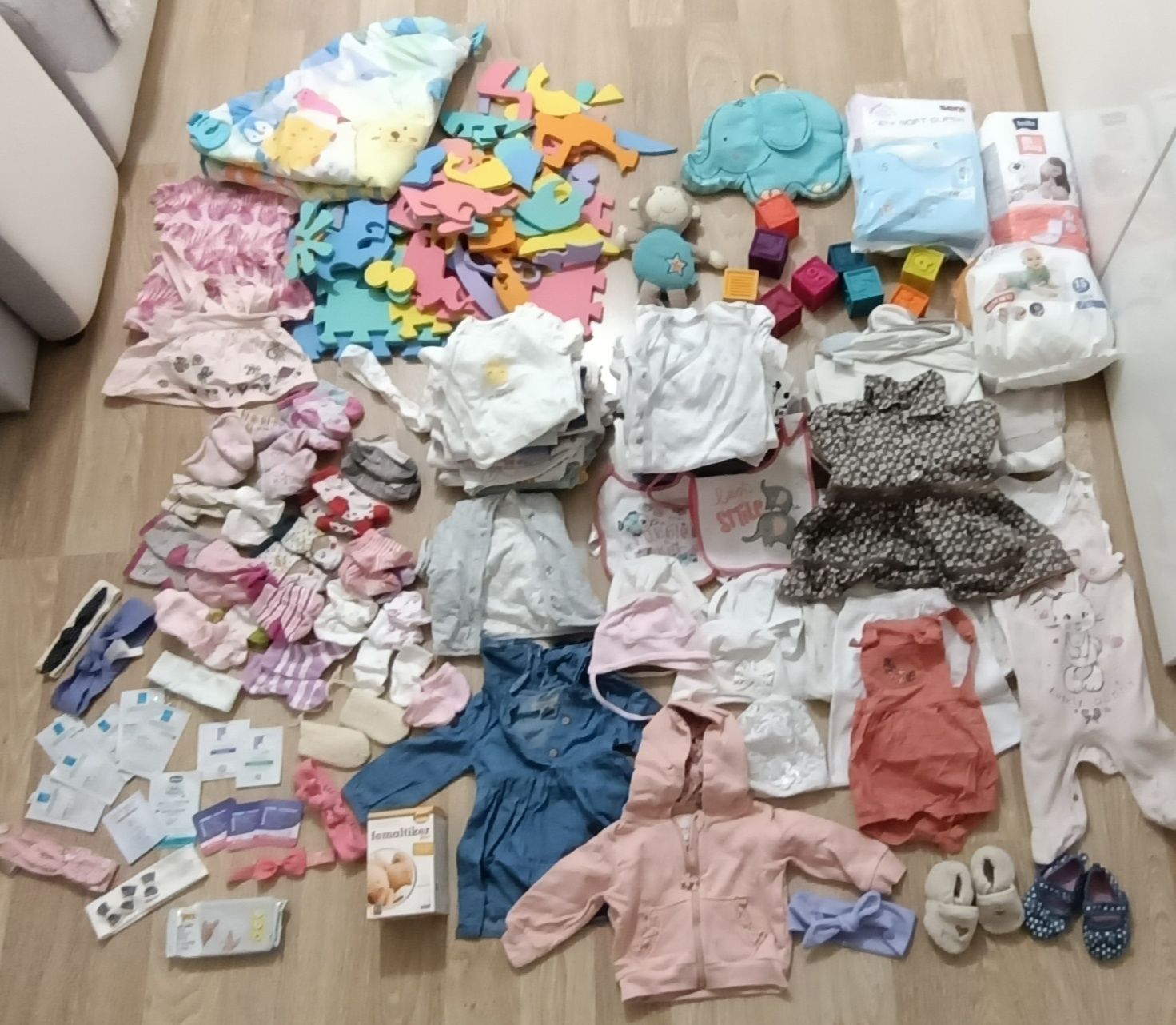 Paka ubranek nowych i używanych/ zestaw rzeczy rozm. 50, 56, 62, 68