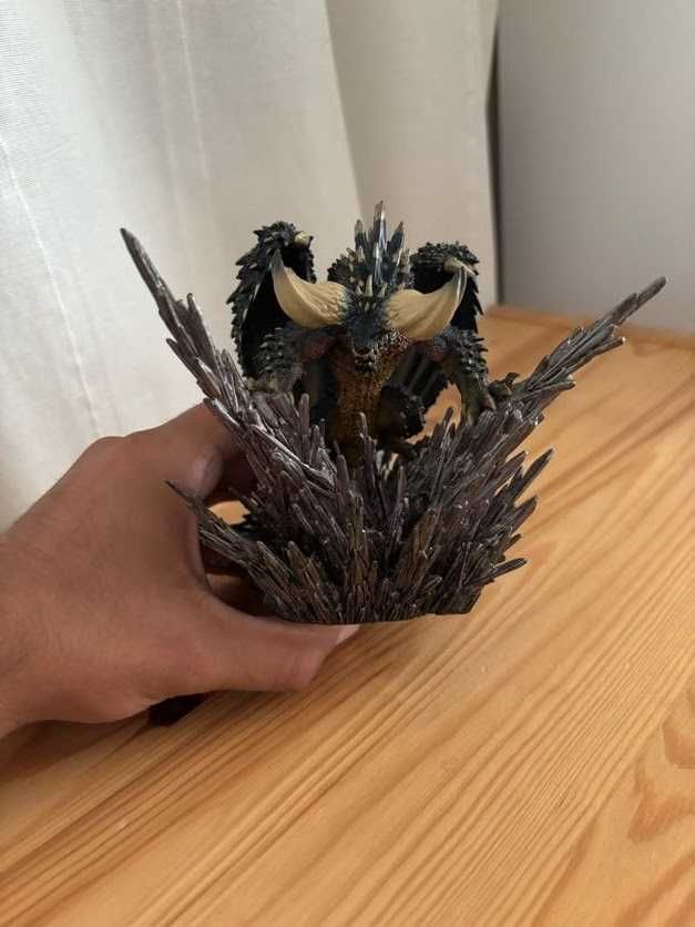Figura Nergigante - Monster Hunter World
