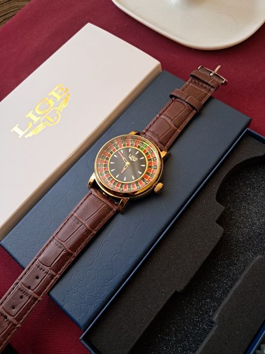 Годинник з циферблатом рулетки з кулькою