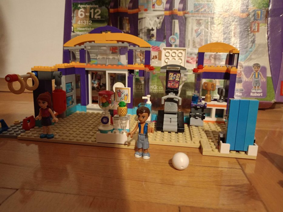 LEGO 41312 centrum sportu w Heartlake siłownia