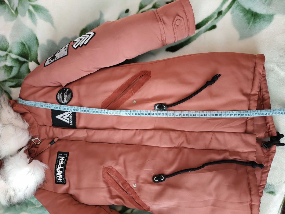 Теплая зимняя куртка на девочку 11-13 лет