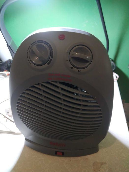 Saturn ST-HT8341k тепловентилятор з поворотною підставкою